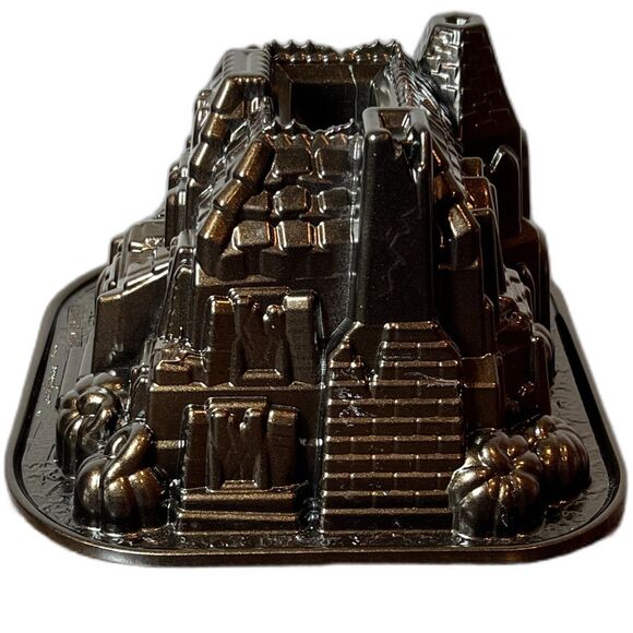 Vintage Nordic Ware Haunted Manor Bundt Pan Cast Metal USA House Spooky Ghost - Picture 2 of 6